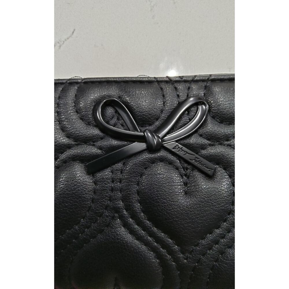 NWT Betsey Johnson black Kara wallet Quilted heart detail 7x4in zip closure glam - Picture 3 of 9